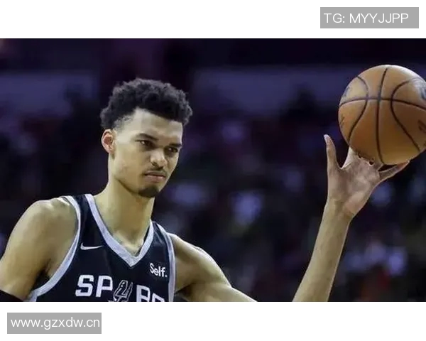 文班亚马与哈珀的对决快船逆转开拓者的利弊分析里夫斯创下个人最佳表现之夜