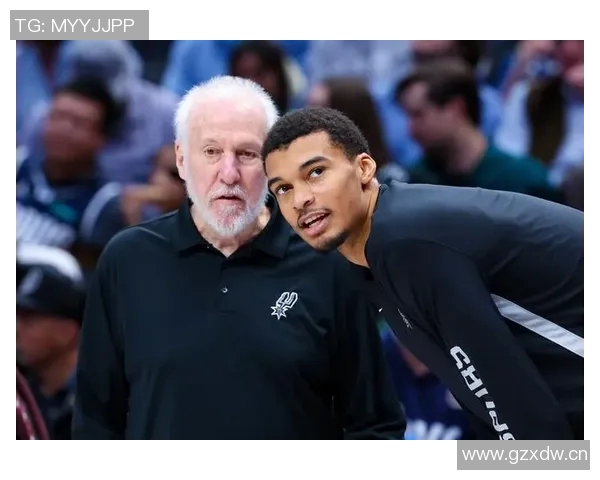 马刺主帅解析文班关键时刻表现强调放慢节奏的重要性 马刺主帅解析文班关键时刻表现强调放慢节奏的重要性