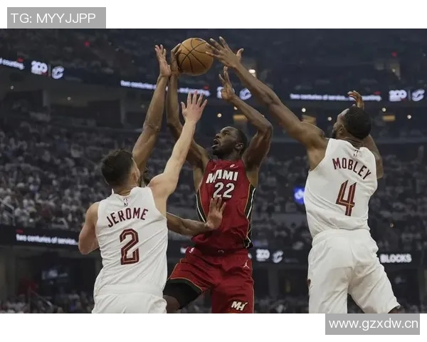 维金斯强调活塞稳居东部第一的实力与努力未来仍将不断提升团队表现 维金斯强调活塞稳居东部第一的实力与努力未来仍将不断提升团队表现