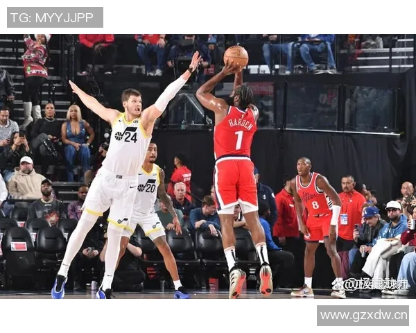 外线火力全开AJ格林三分球五投五中助力球队获胜
