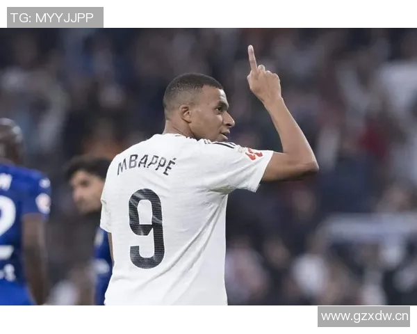 姆巴佩分享庆祝照片称国家德比胜利归球队活力无限展现精彩表现