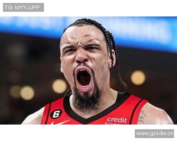 狄龙上半场表现抢眼15投8中砍下18分助球队奋战老东家 狄龙上半场表现抢眼15投8中砍下18分助球队奋战老东家