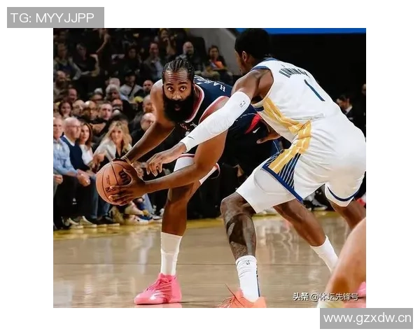 快船苦战联盟倒数第三雷霆球迷欢欣鼓舞享受比赛乐趣