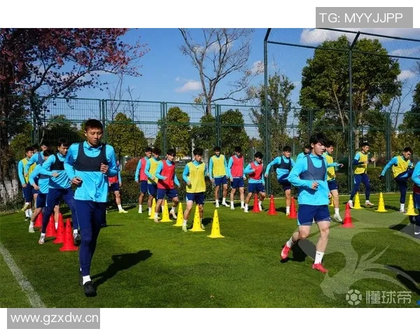 滇池湖畔武汉三镇一线队与B队2026赛季昆明冬训正式开启新征程