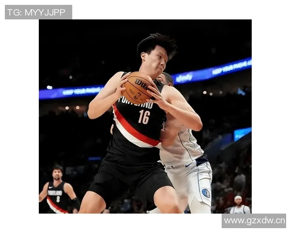 克林根谈与杨瀚森默契配合每日争抢篮板共同提升技艺