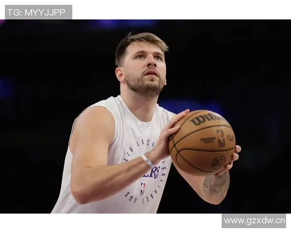 湖媒分析东契奇与詹姆斯关系称两人如同同事互不讨厌但仍需磨合