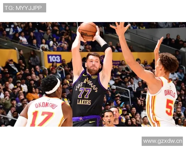 东契奇表现出色场均283分带领球队连胜六场创佳绩 东契奇表现出色场均283分带领球队连胜六场创佳绩