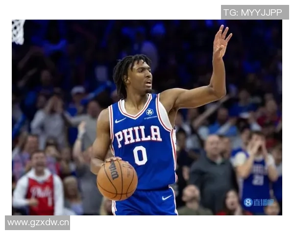 华子称赞麦丹持球决策进步期待里德展现更强能力 华子称赞麦丹持球决策进步期待里德展现更强能力