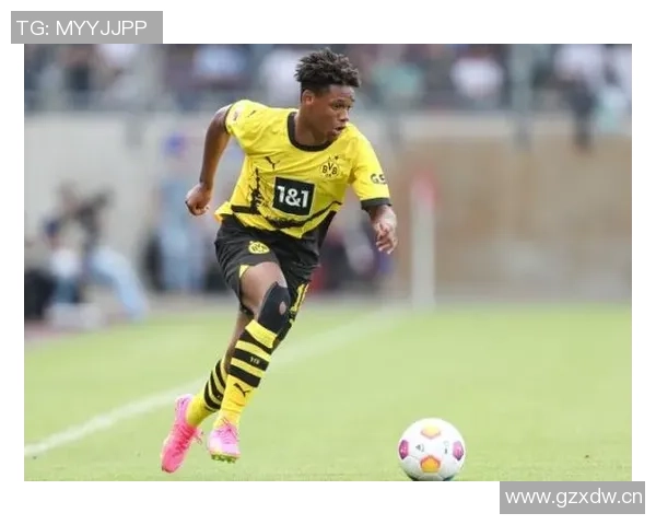 德媒报道杜兰维尔或将一月租借离开多特蒙德寻求更多出场机会 德媒报道杜兰维尔或将一月租借离开多特蒙德寻求更多出场机会