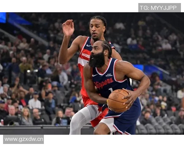 哈登半场表现低迷仅得11分负值惨淡球队遭遇重创