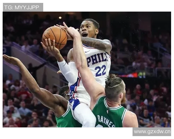 国米官方宣布迪詹纳罗右手腕骨折即将接受手术治疗